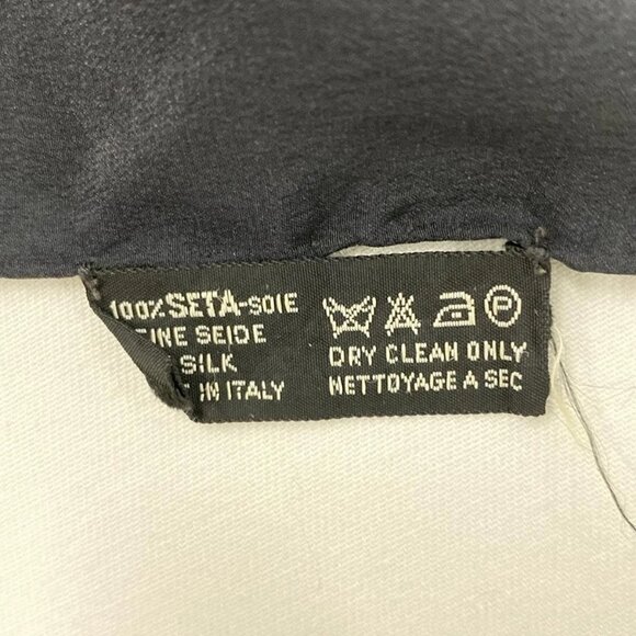 Auth CHANEL - Green Cream Navy Silk Scarf - Picture 13 of 14